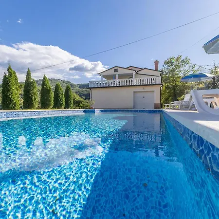 Maria 1 With Shared Pool Buzet