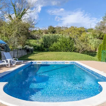 Appartamento Maria 1 With Shared Pool