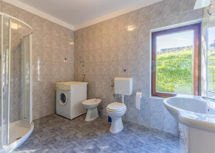 Maria 1 With Shared Pool *