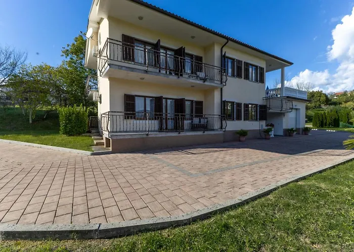 Maria 1 With Shared Pool Buzet