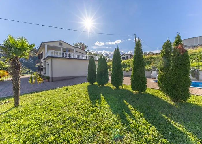 Maria 1 With Shared Pool Buzet