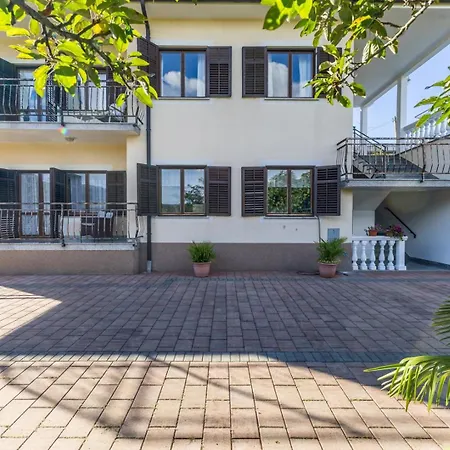 דירה Maria 1 With Shared Pool *